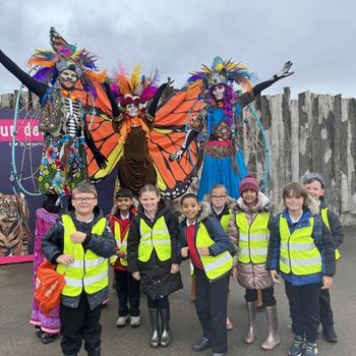 Class 5 enjoyed our visit to Twycross Zoo.  Look at our photographs.